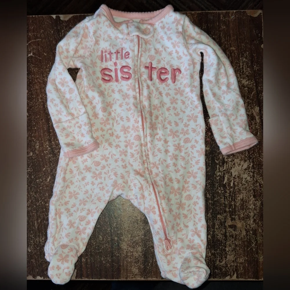 Newborn Little Sister Outfit - Picture 1 of 2